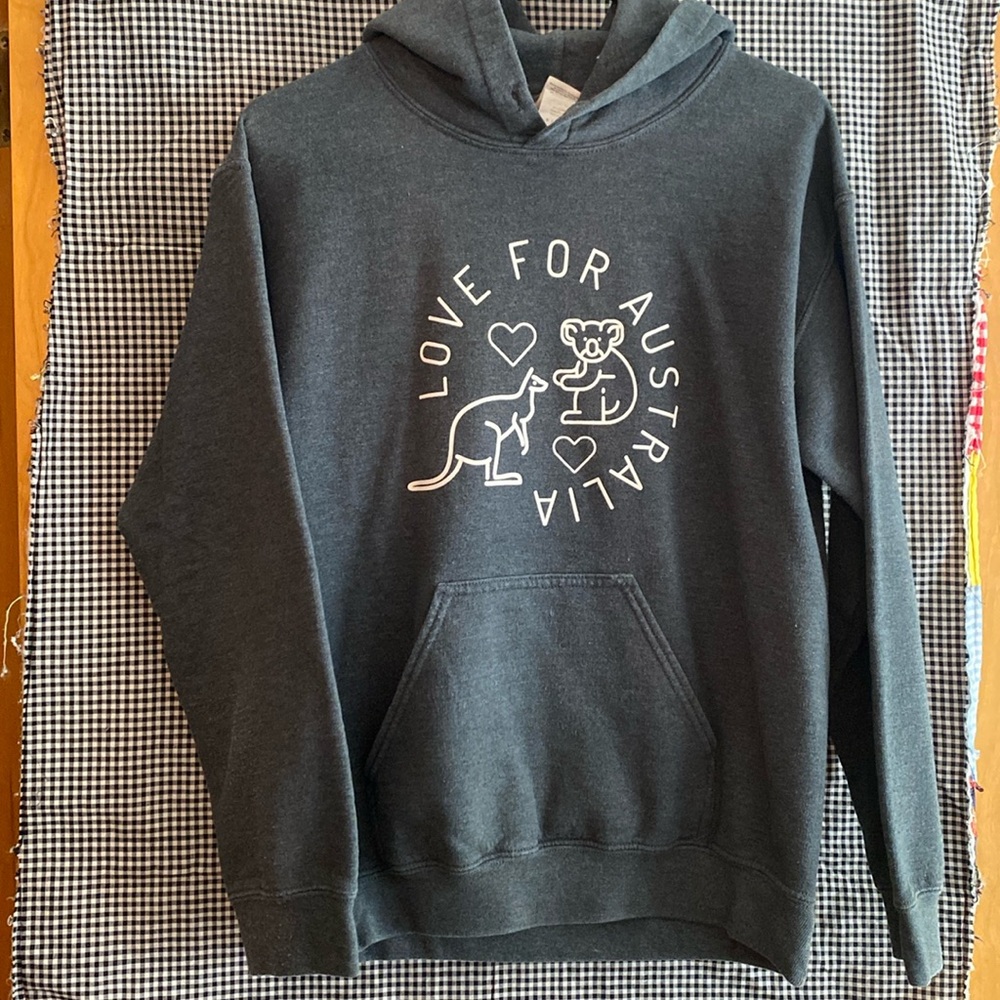 3/$10 Gildan Hoodie LOVE FOR AUSTRAILIA Small unisex